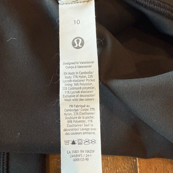 EUC Lululemon Leggings High Waist - Black, size 10 - Picture 4 of 5